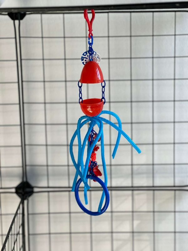 Juguete hecho a mano huevo rojo