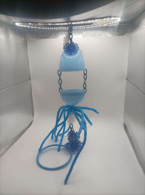 Juguete hecho a mano huevo azul